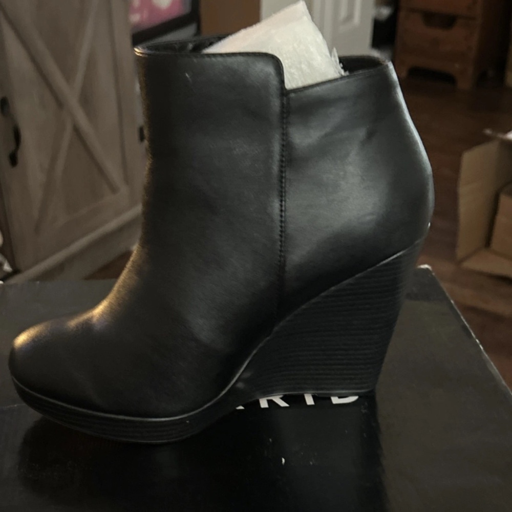 Black wedge bootie